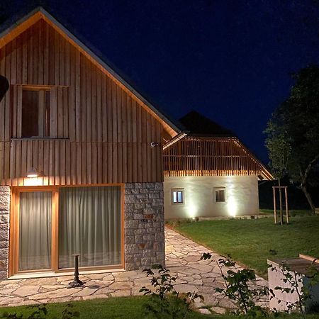 Pira Hotel Постойна Екстер'єр фото
